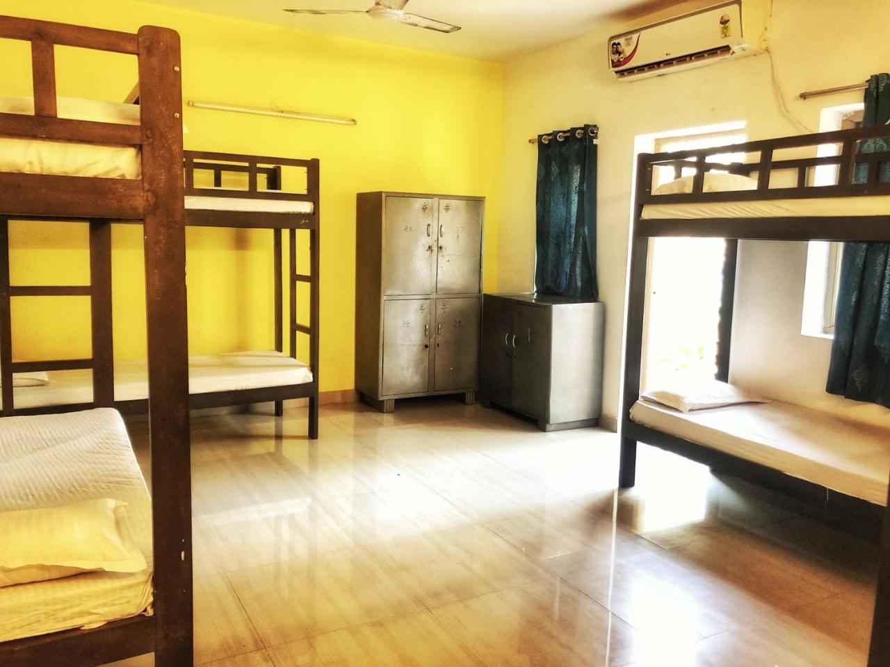 Red Door Hostel 안주나 외부 사진