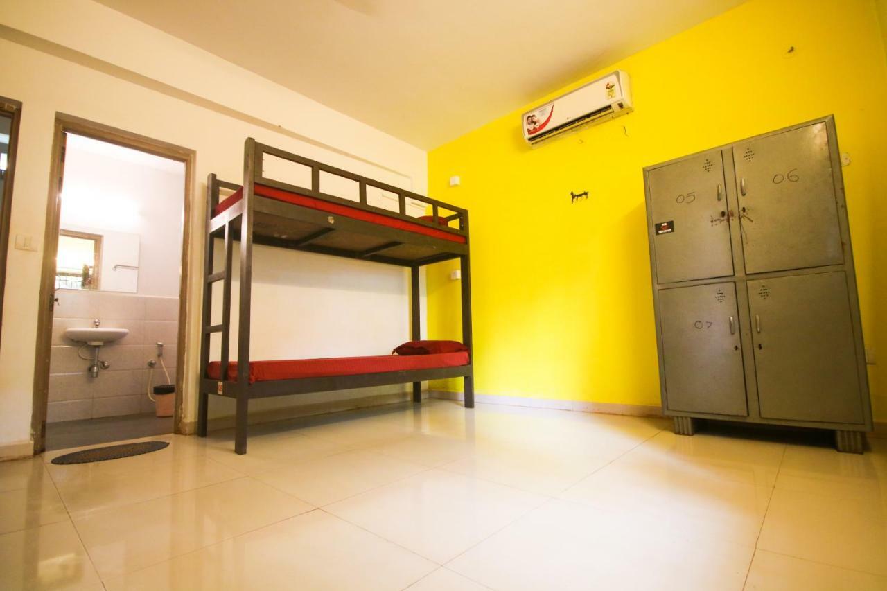 Red Door Hostel 안주나 외부 사진
